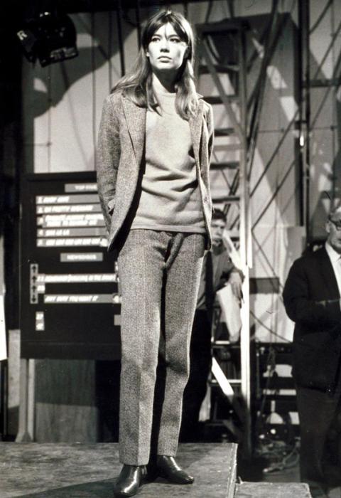 Biểu tượng thời trang đường phố thập niên 60: Francoise Hardy - ELLE.VN