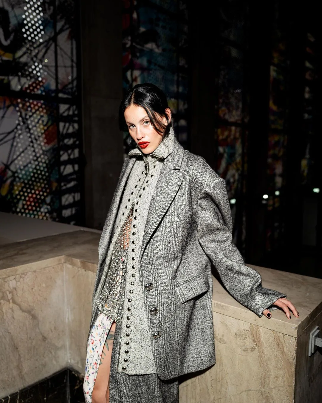 the platform Milena Smit trench coat xám