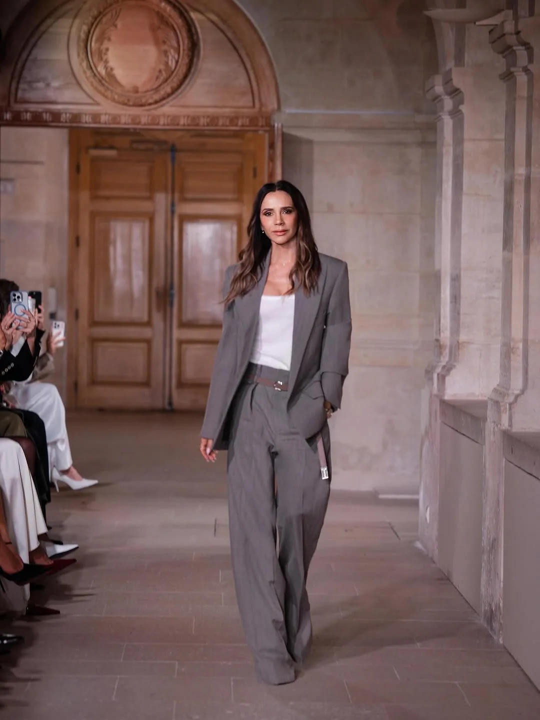 victoriabeckham blazer xám