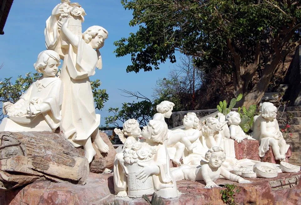 địa điểm hành hương - tượng chúa Kito - elle vietnam