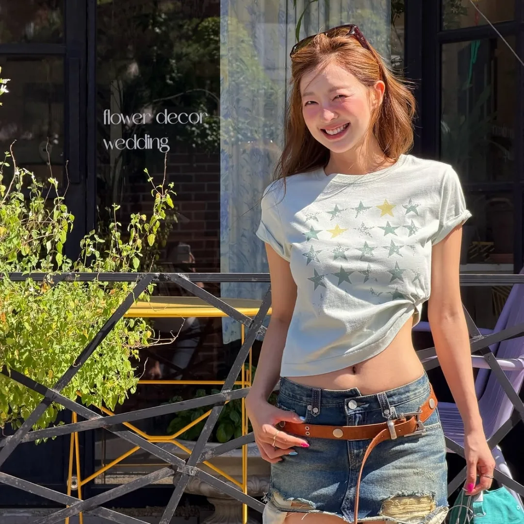 cô gái với vòng 2 thon gọn