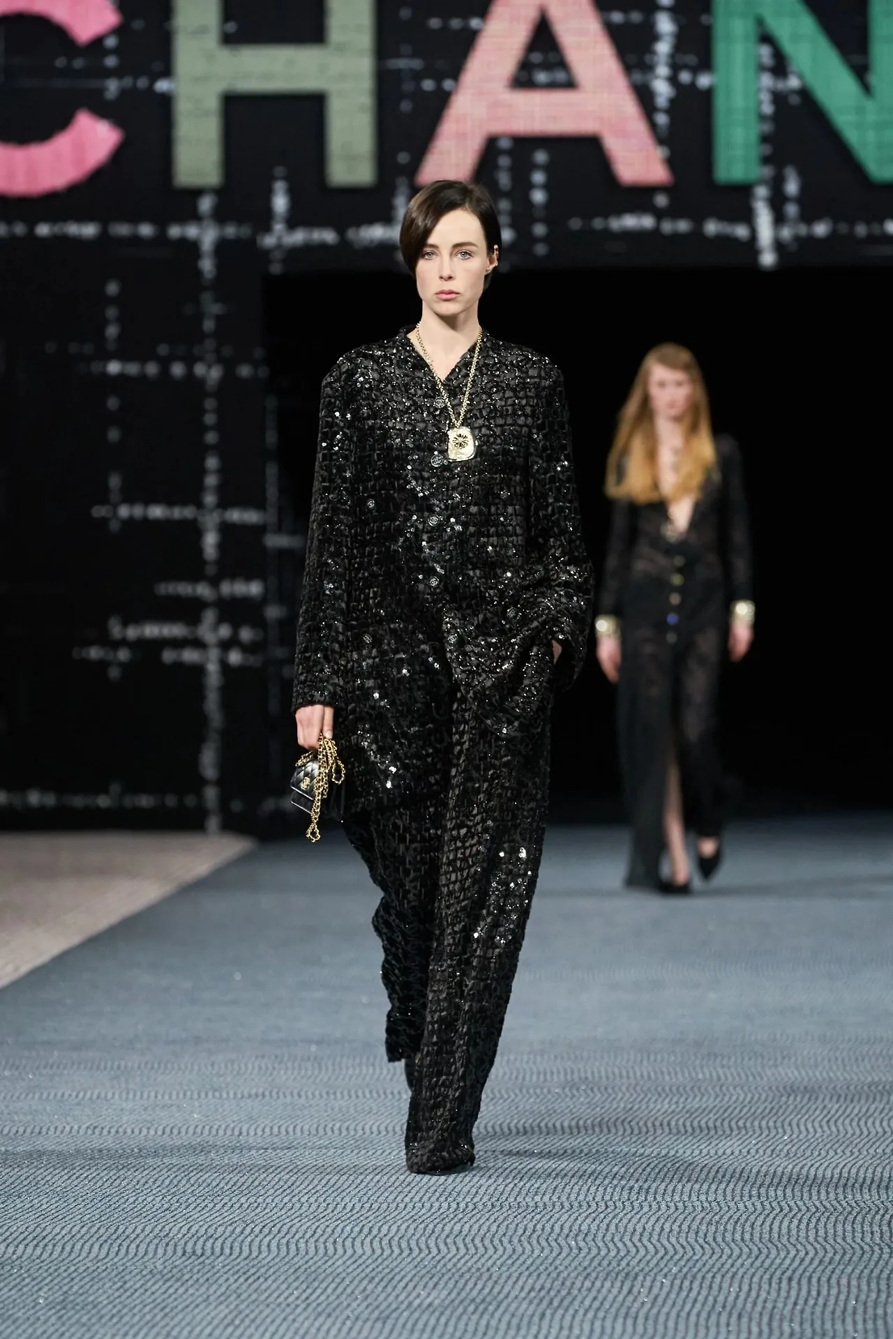 Chanel RTW Thu Đông 2022 look 69