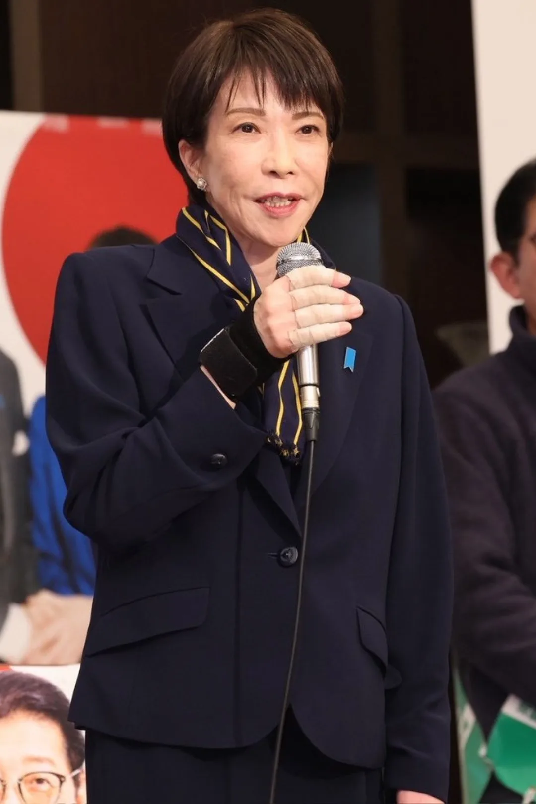 bzvn-thoi-trang-phong-cach-thu-tuong-nhat-takaichi-sanae00013