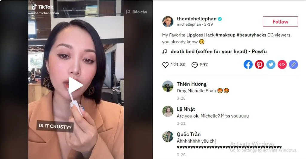 Bạn hoàn toàn có thể "tái sinh" những thỏi son đã khô bằng cách ngâm chúng trong nước ấm. cô nàng trang điểm