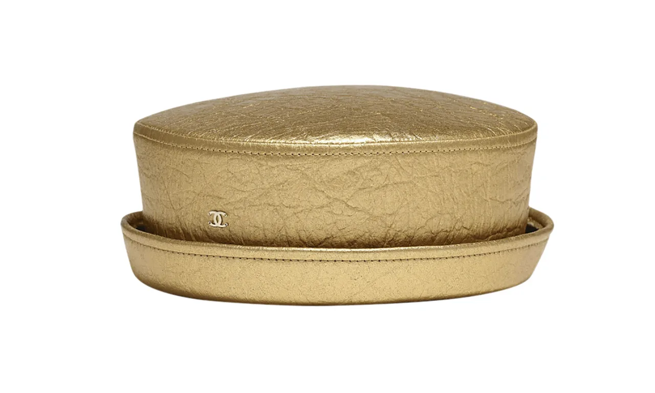 thời trang mũ làm từ dứa chanel