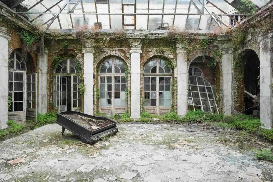 Ảnh đàn piano cũ 4