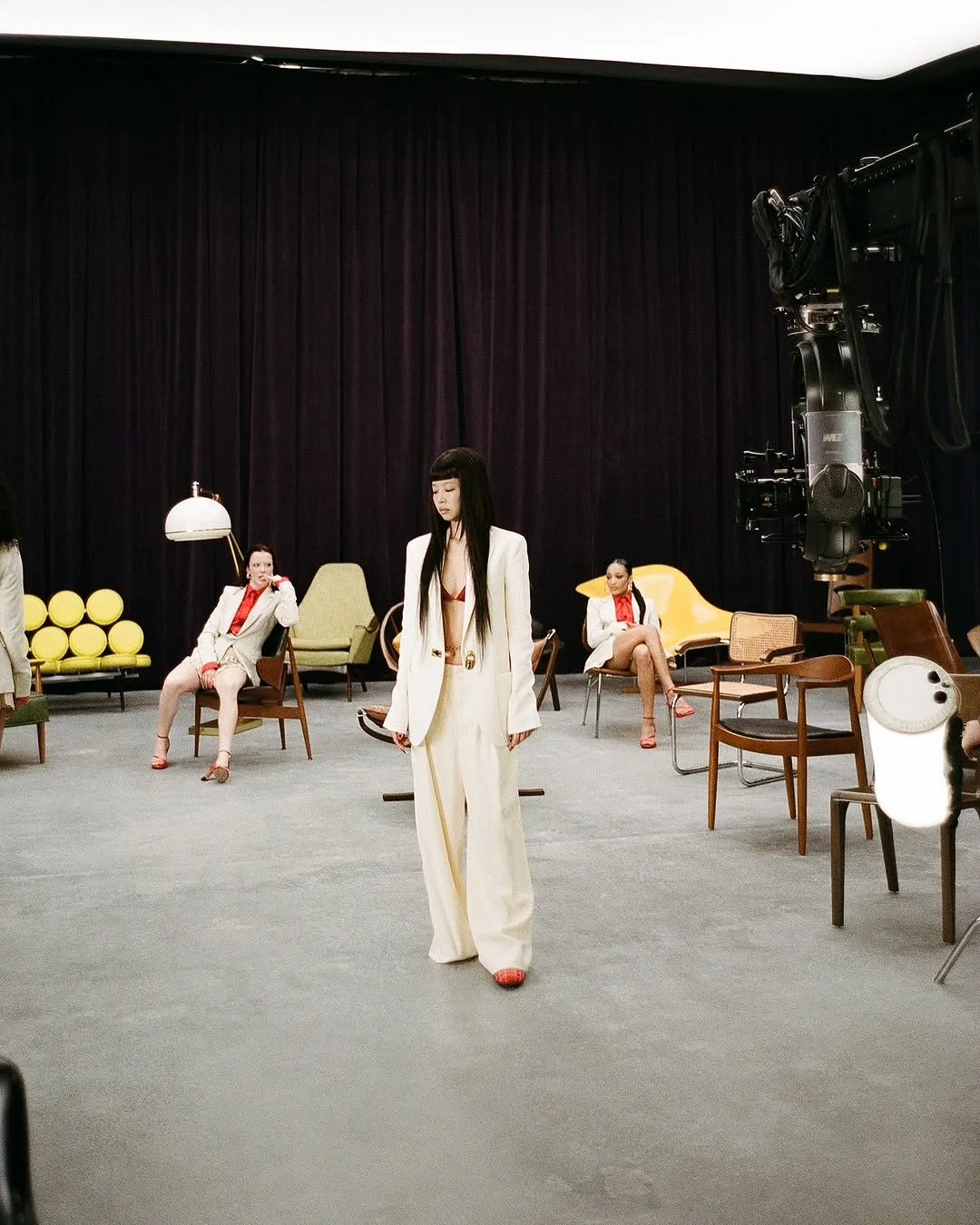 khung cảnh MV extral Jennie và Doechii
