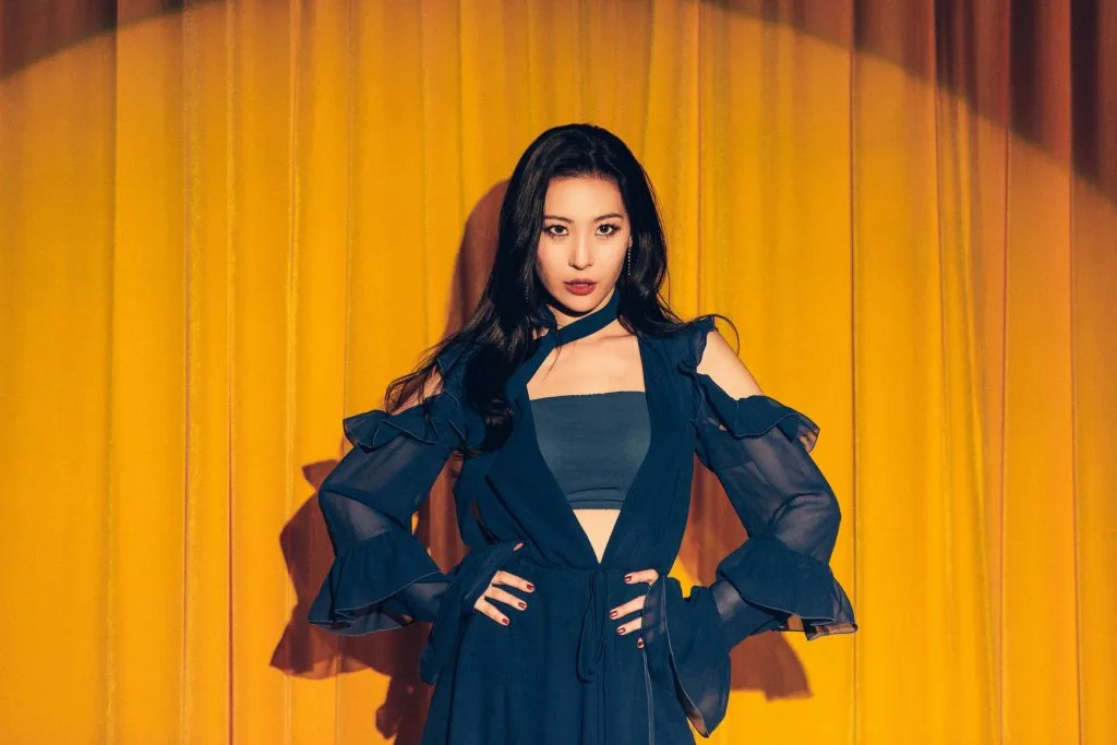 phong cách thời trang trong MV KPOP 2018 9