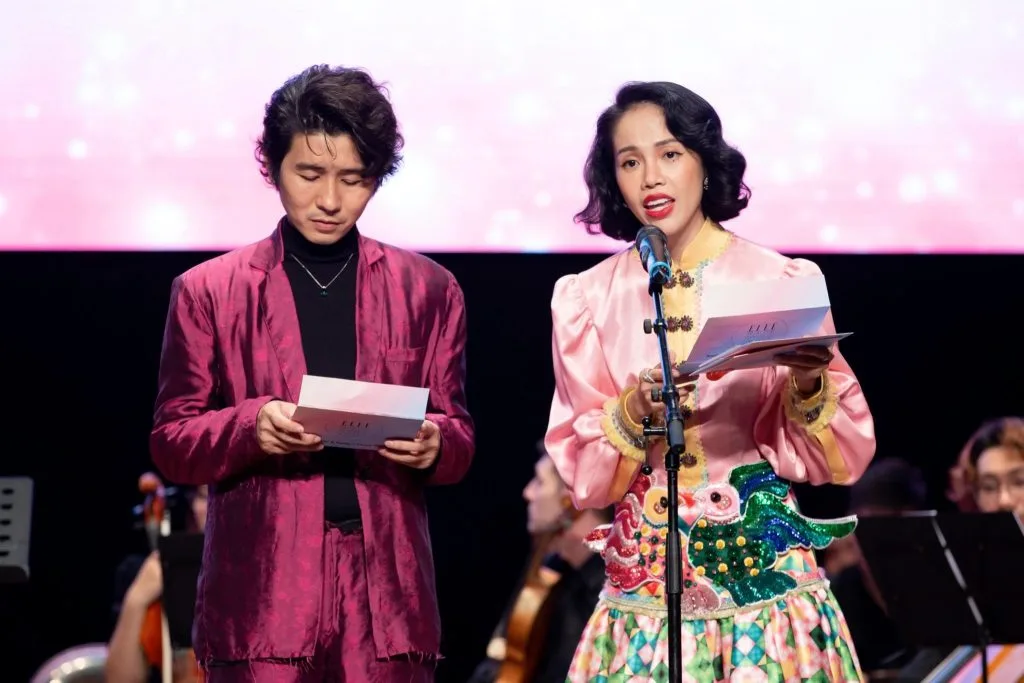 Trong đêm trao giải ELLE Beauty Awards 2023 tại Nhà hát Thành phố Hồ Chí Minh (15/3/2023), Tạp chí Phái đẹp ELLE đã vinh danh Astalift D-UV Clear White Solution SPF50+PA++++ là “Sản phẩm kem chống nắng tốt nhất năm” thuộc đề cử Reader’s Choice Trong đêm trao giải ELLE Beauty Awards 2023 tại Nhà hát Thành phố Hồ Chí Minh (15/3/2023), Tạp chí Phái đẹp ELLE đã vinh danh Astalift D-UV Clear White Solution SPF50+PA++++ là “Sản phẩm kem chống nắng tốt nhất năm” thuộc đề cử Reader’s Choice