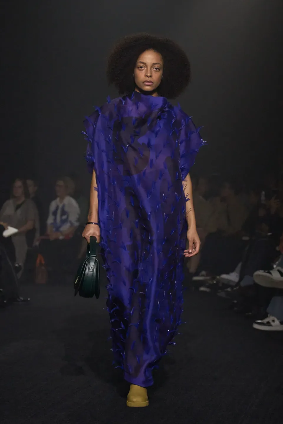 00026-burberry-fall-2023-ready-to-wear-credit-gorunway