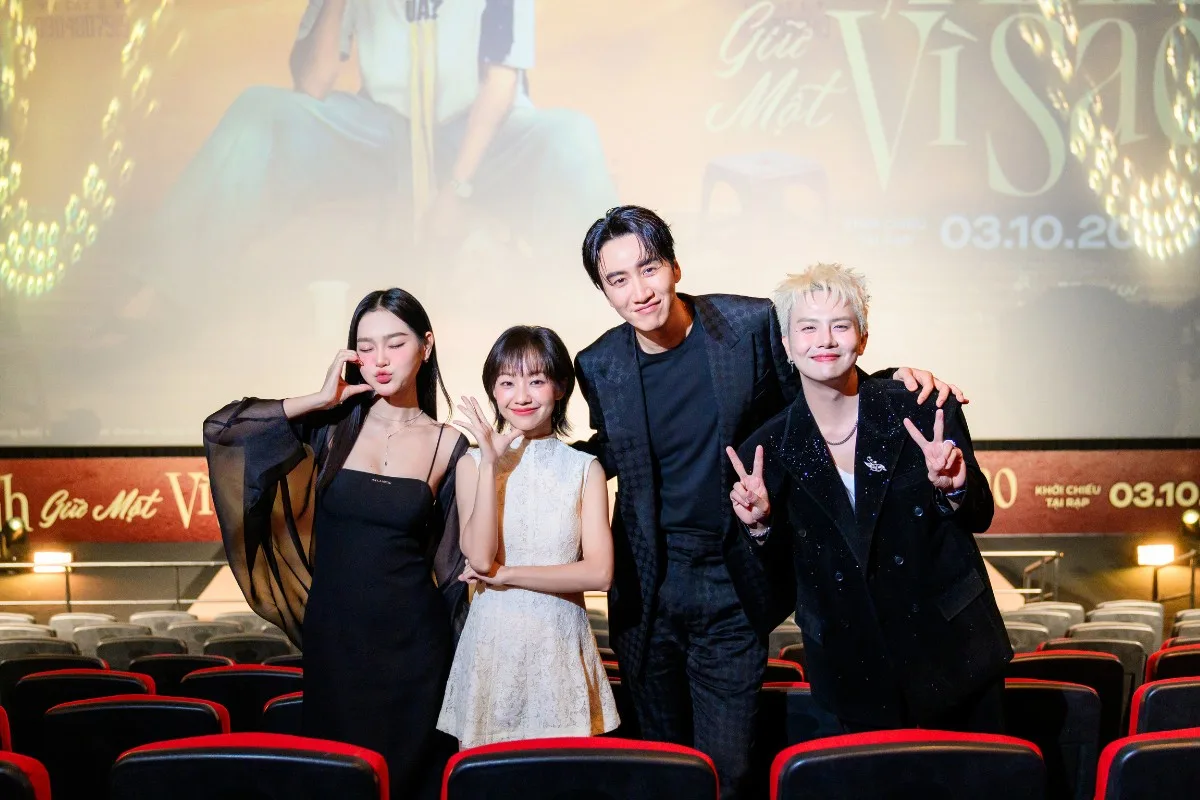 Lee Kwang Soo, Hoàng Hà, Duy Khánh, Cù Thị Trà tại showcase phim Tay Anh Giữ Một Vì Sao