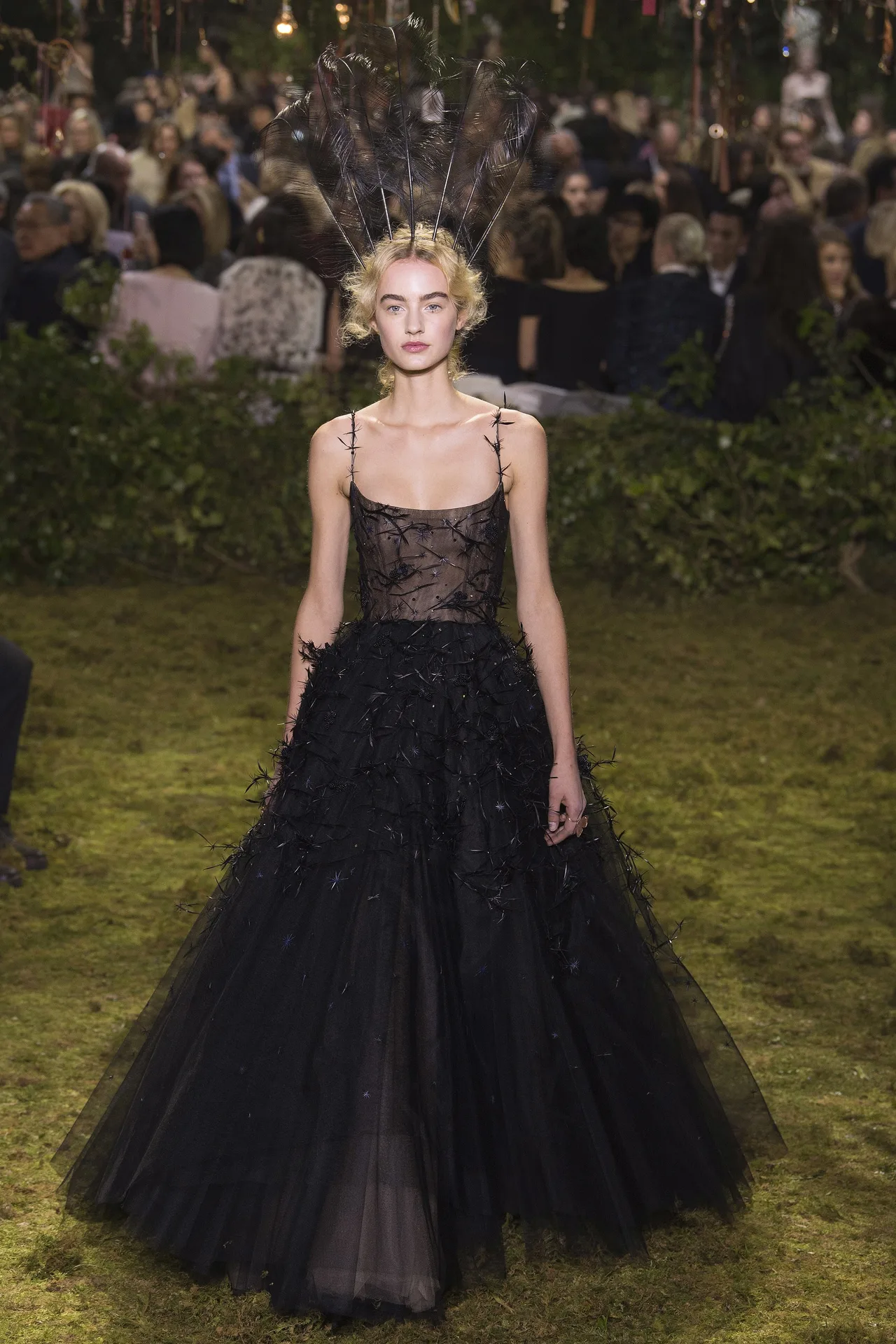 Những BST nổi bật tại tuần lễ Haute Couture Xuân-Hè 2017 - ELLE VN
