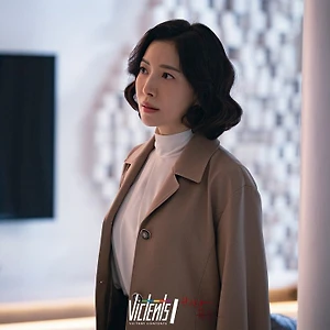 Gam màu chủ đạo mà Yoon Se Ah thường xuyên sử dụng trong phim là các tông màu trầm tối như đen, xám, nâu, be,...