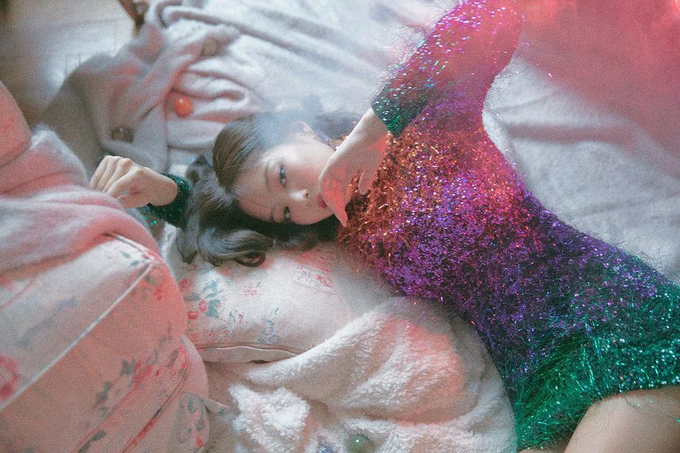 @jennierubyjane diện đầm ngũ sắc lấp lánh blackpink