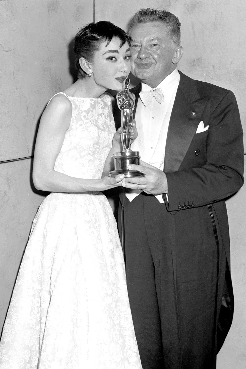 ELLE Việt Nam tượng vàng Oscar
