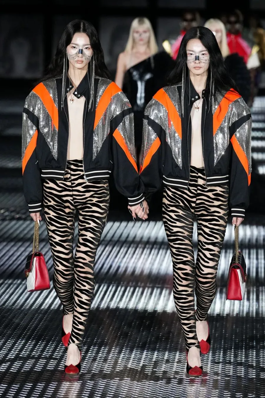 GG xuân hè 2023 look 26