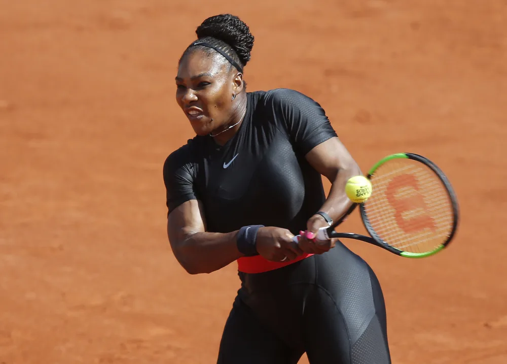 trang phục thi đấu serena williams 10