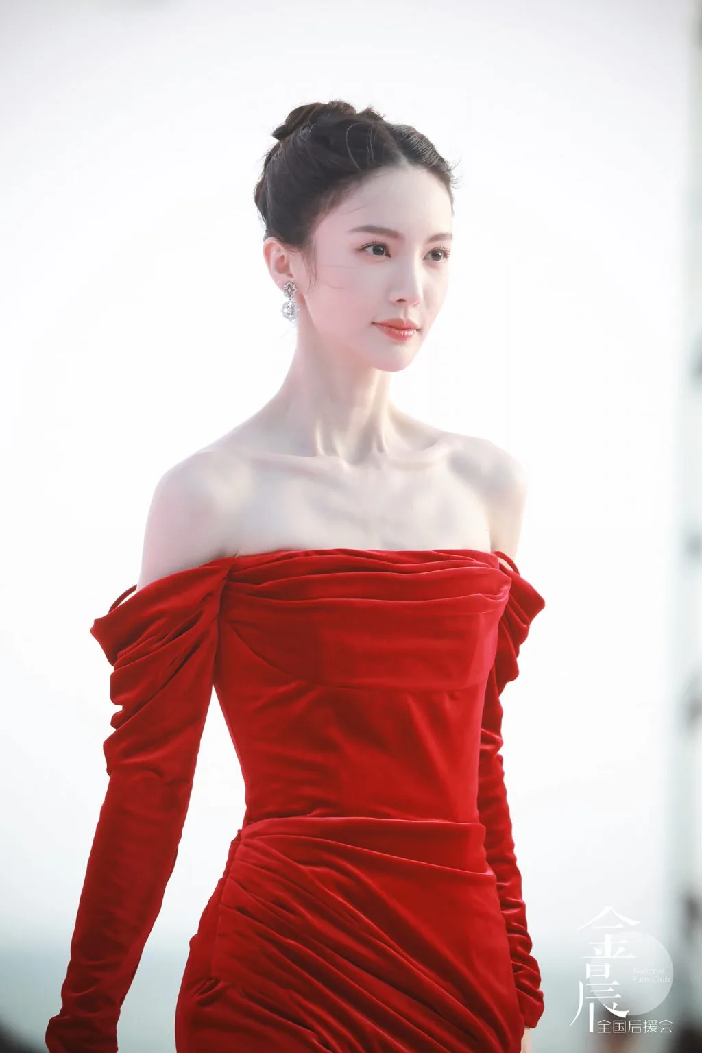 Kim Thần tỏa sáng tại sự kiện QG