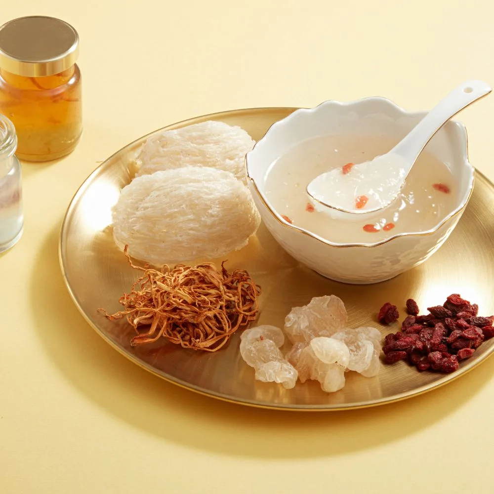 Hình ảnh nước yến chưng với kỷ tử hỗ trợ trẻ hóa da.