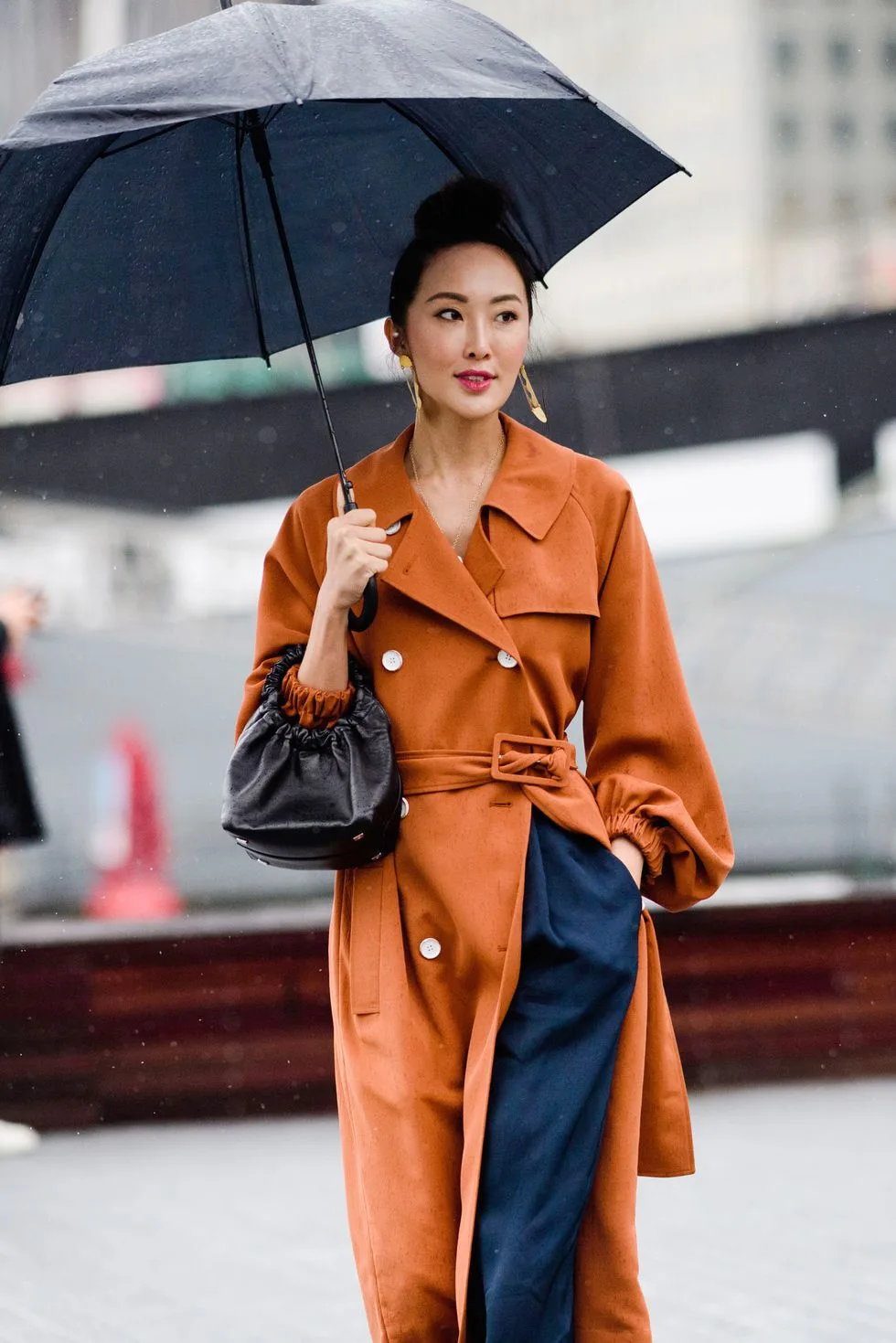 phong cách phối đồ ngày mưa 2