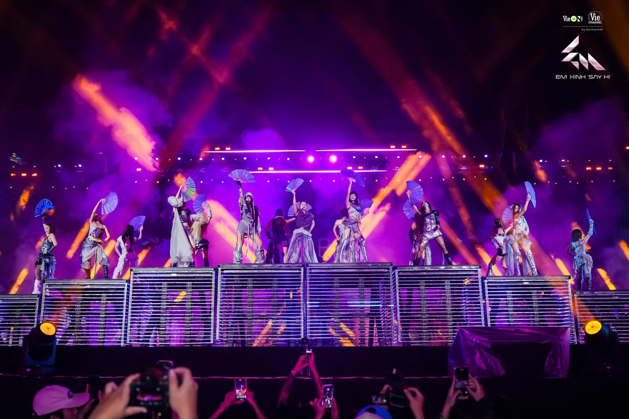 AAA thời trang concert "Em Xinh Say Hi"