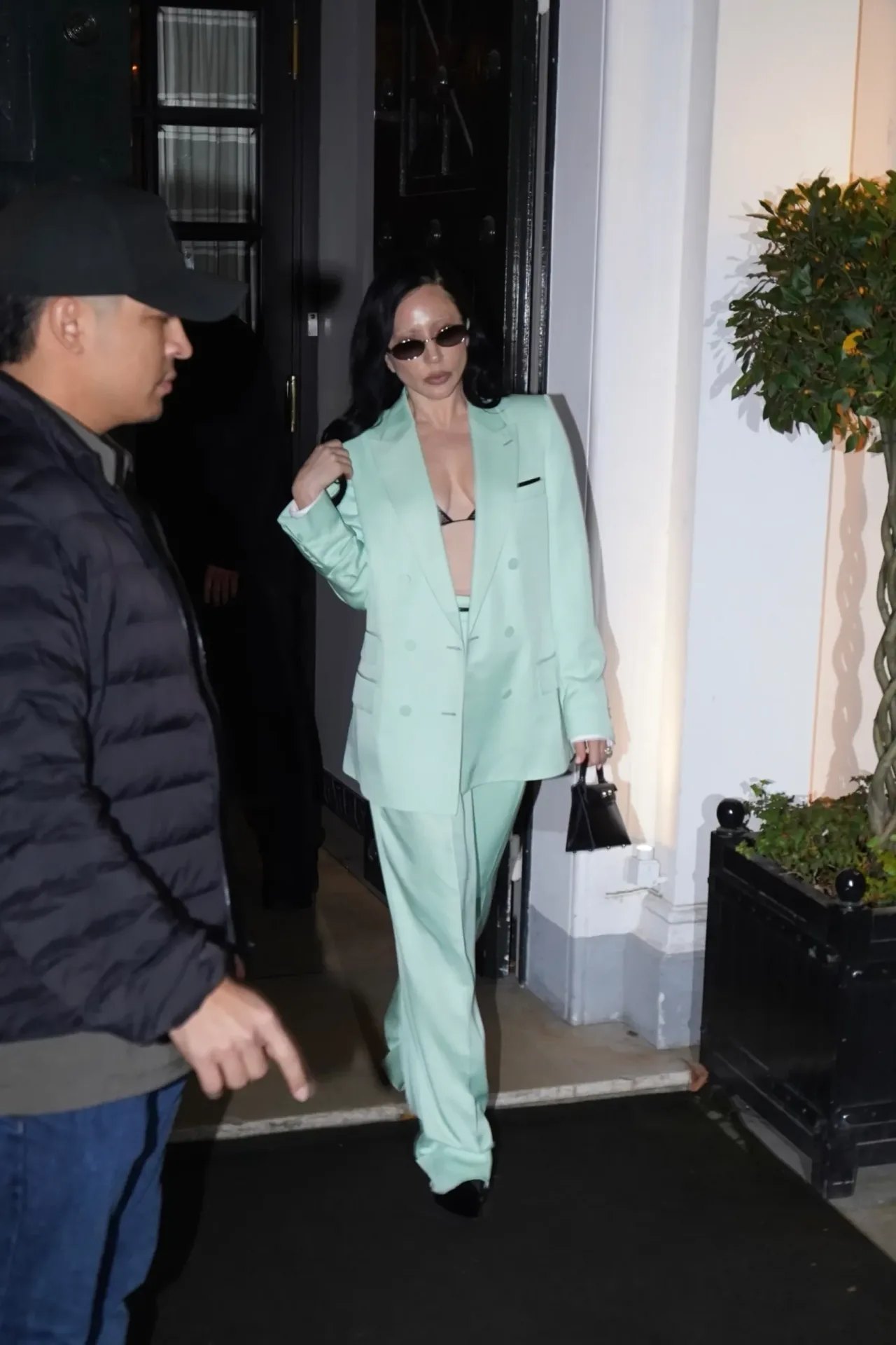 Lady Gaga giữ phong thái cuốn hút trong thiết kế của Tom Ford Xuân - Hè 2026