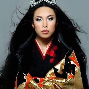 Hoa Hậu Hoàn Vũ 2007 Riyo Mori đến Việt Nam photo