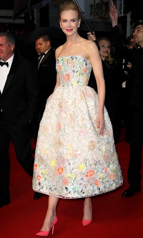 Nicole Kidman trong chiếc váy có phom dáng New Look