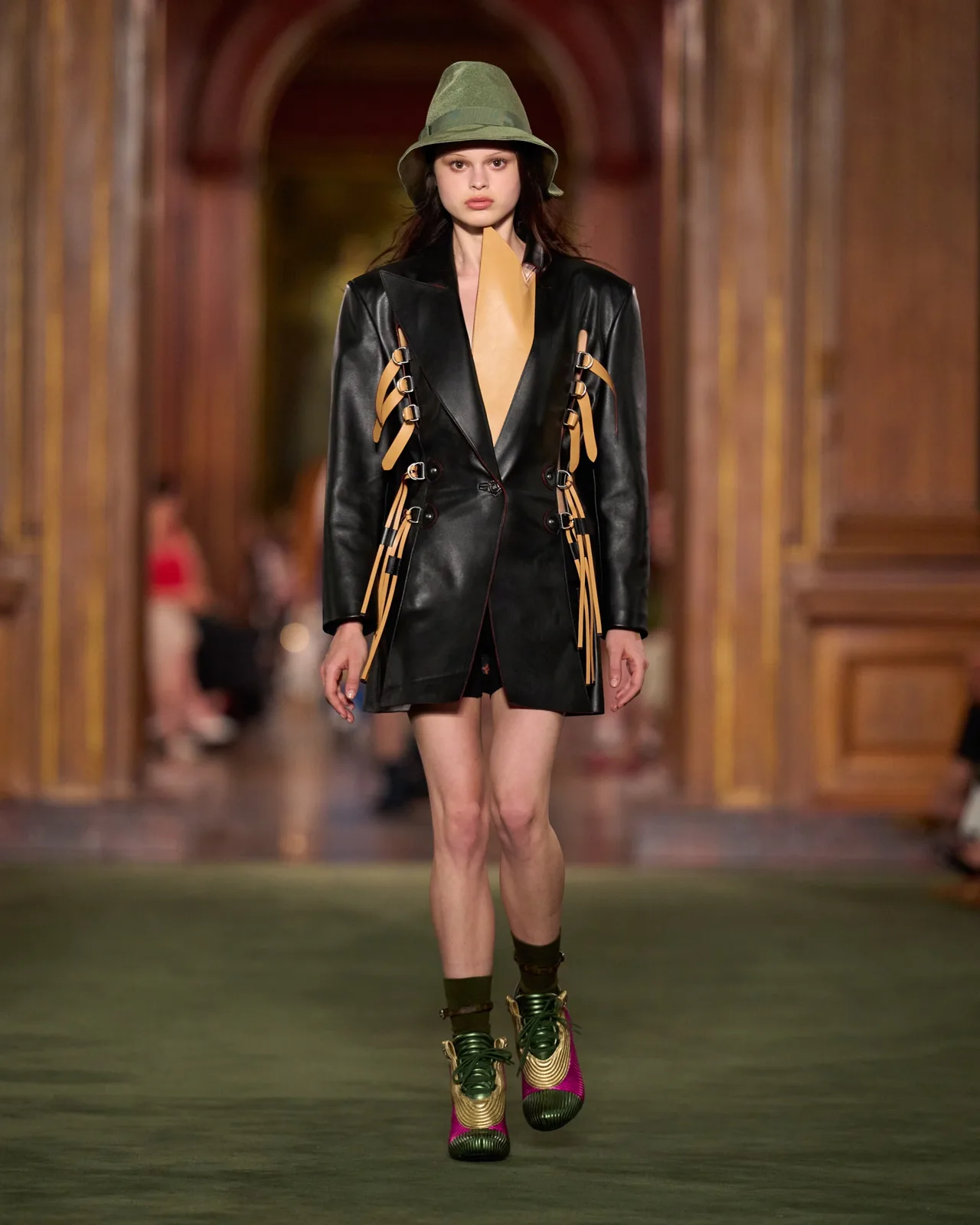 WOMEN_CRUISE_2027_Look_16