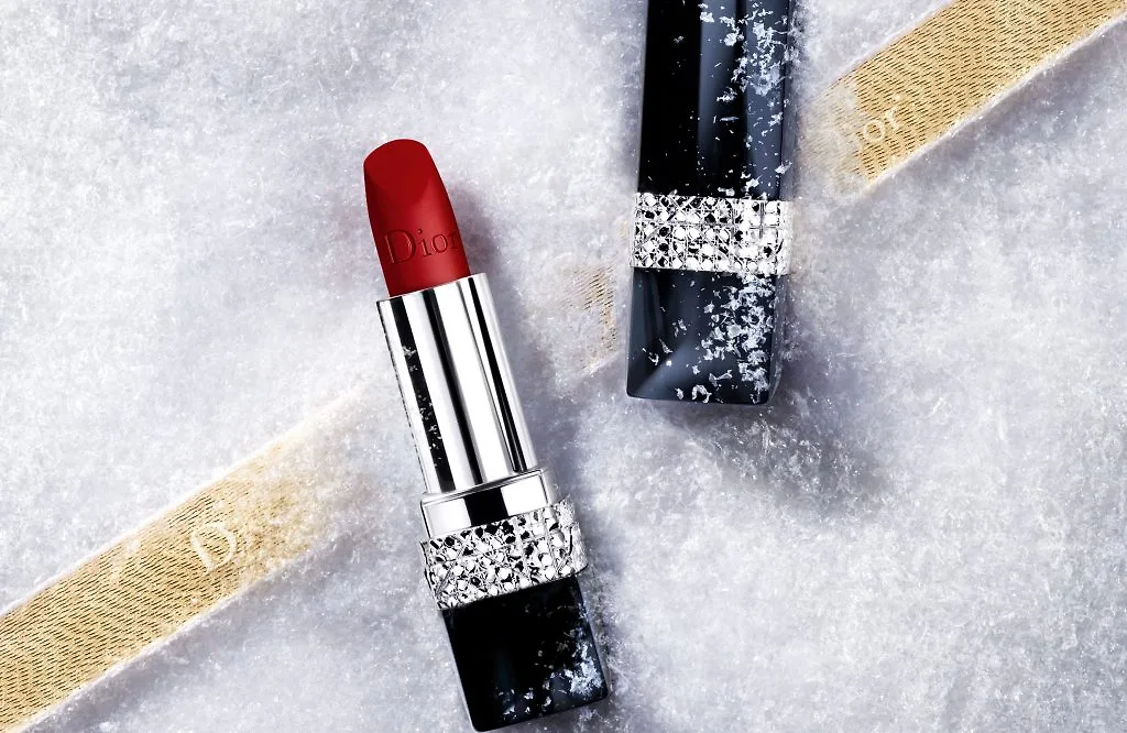 Dior ra mắt bộ sưu tập "đá quý" nhân mùa lễ hội Dior ra mắt bộ sưu tập "đá quý" nhân mùa lễ hội