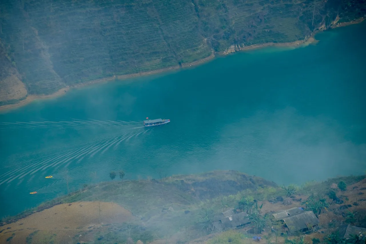 Dòng Nho Quế xanh biếc ở Hà Giang.