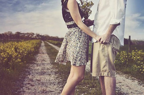 Trong tình yêu, hãy tự tôn trọng bản thân bằng cách tôn trọng đối phương và ngược lại