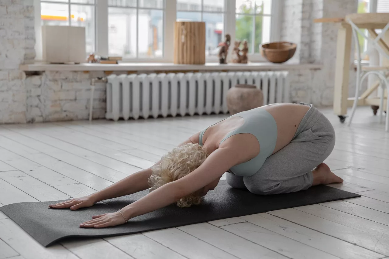 Tập yoga tư thế em bé Tập yoga tư thế em bé
