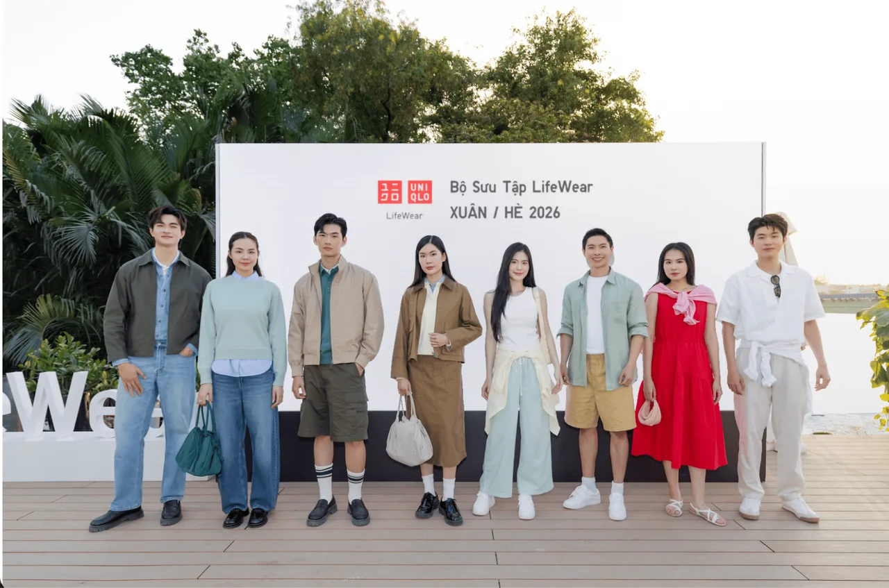 Người mẫu diện trang phục trong BST LifeWear Xuân/Hè 2026 của UNIQLO