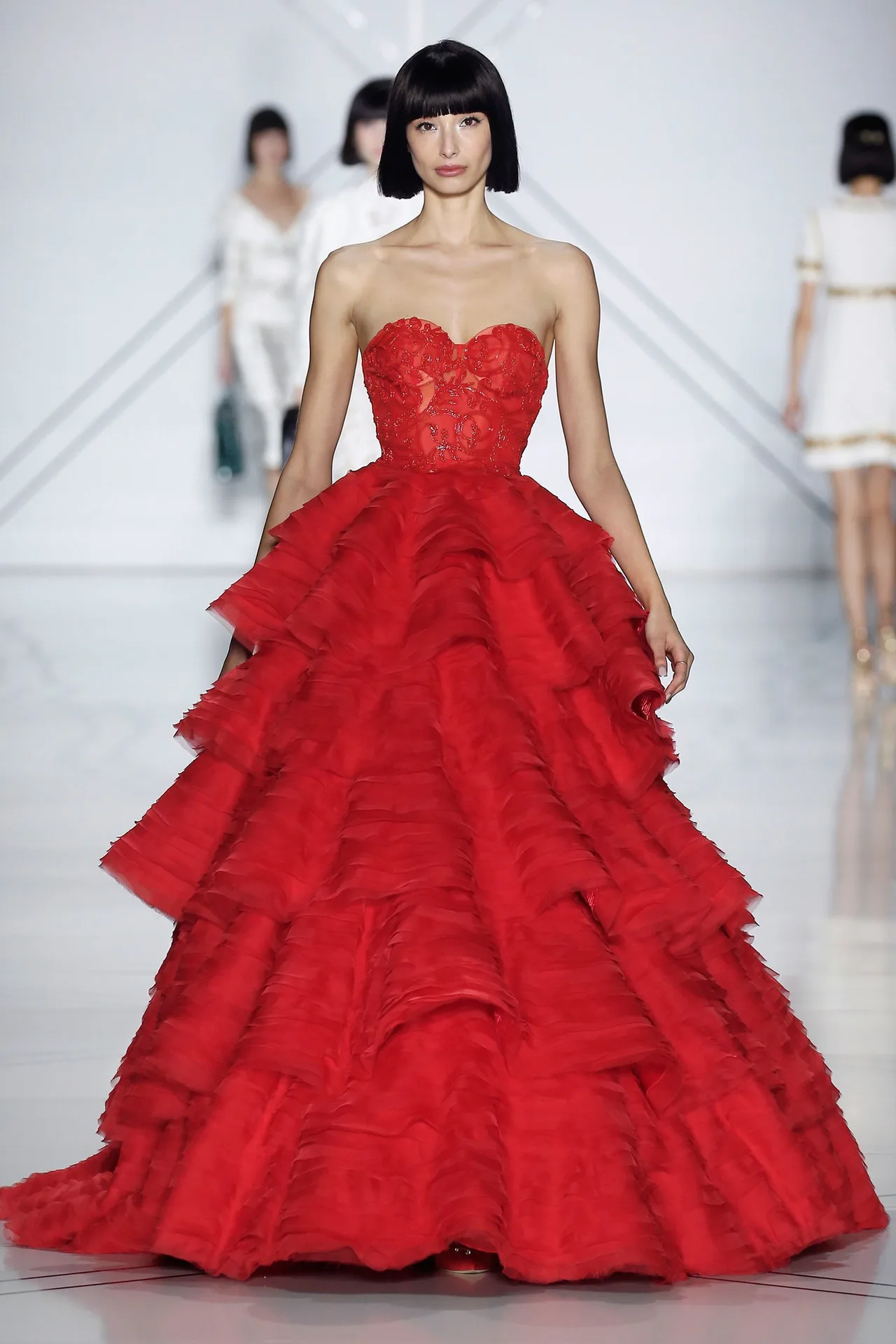 Những BST nổi bật tại tuần lễ Haute Couture Xuân-Hè 2017 - ELLE VN