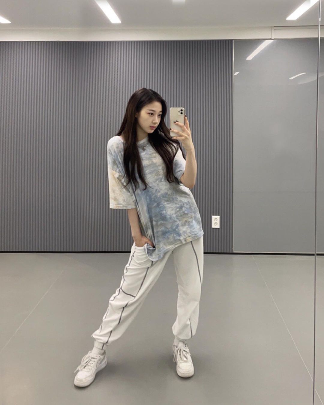 thời trang athleisure giselle