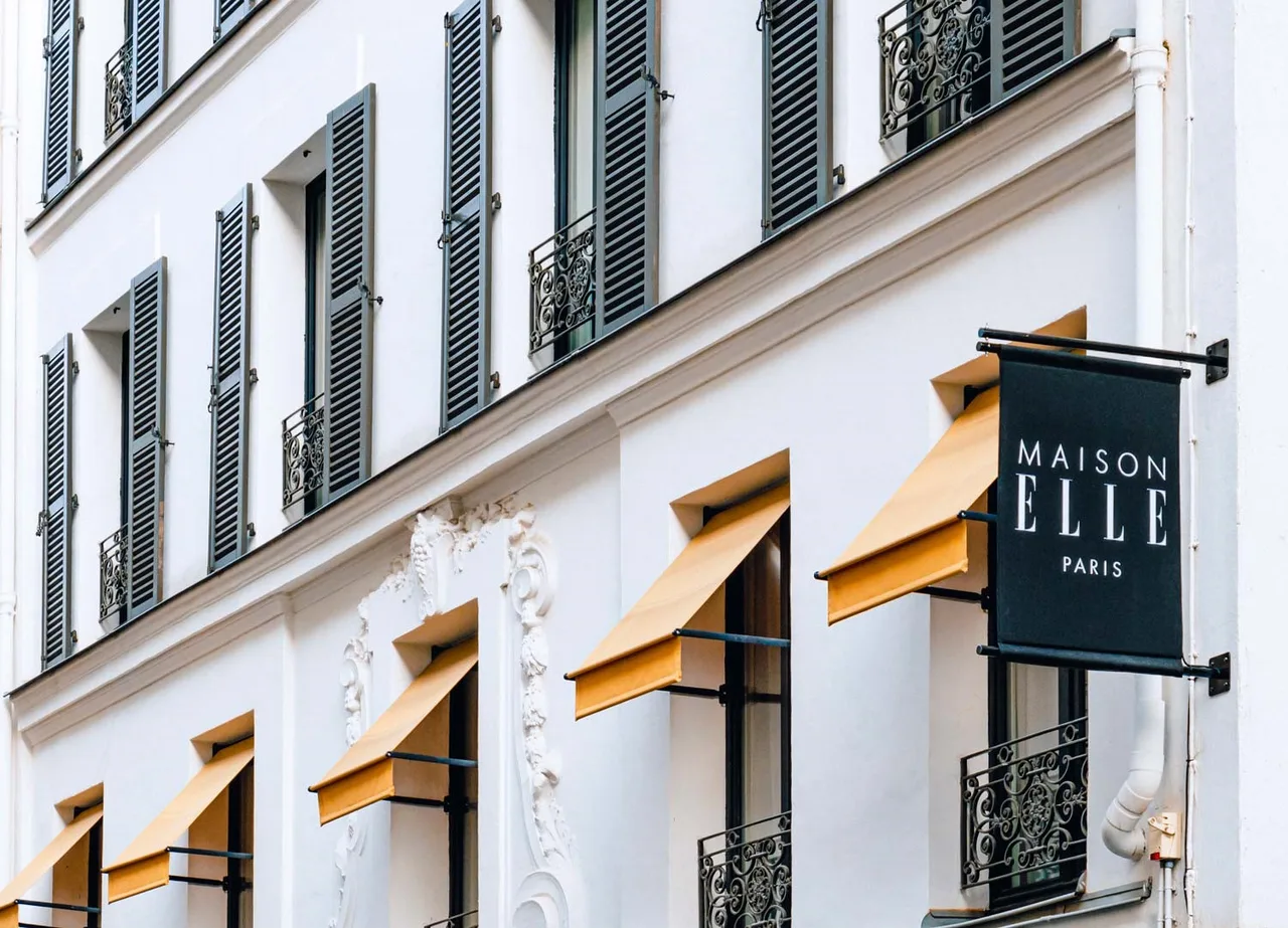 Maison ELLE
là khách sạn 4 sao mang tinh thần ELLE trong từng chi tiết.
