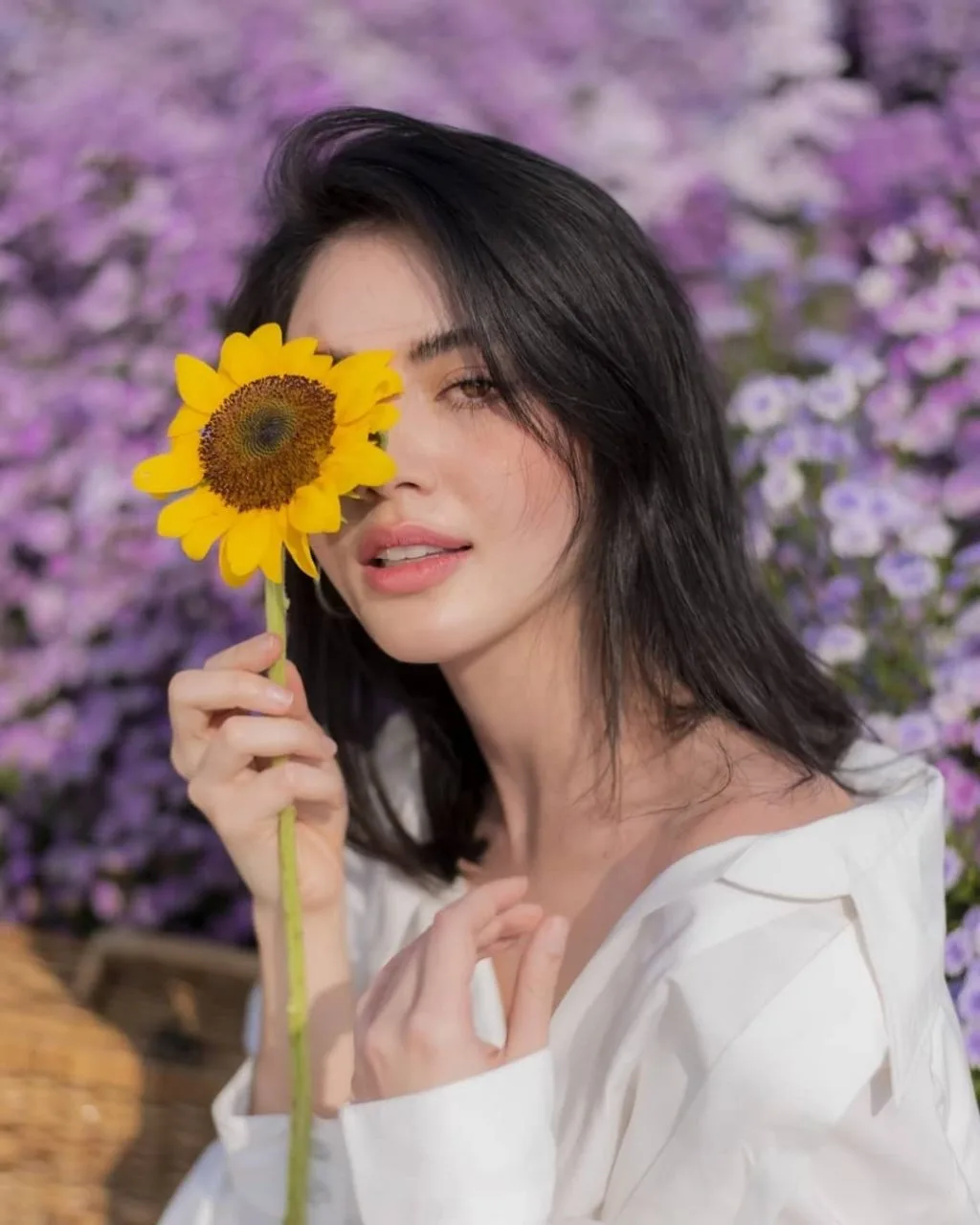 "Học lỏm" cách chăm sóc da và giữ dáng từ các nữ mỹ nhân. "Học lỏm" cách chăm sóc da và giữ dáng từ các nữ mỹ nhân.