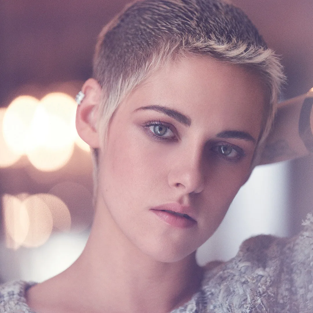 Nàng thơ tân thời Kristen Stewart đẹp đến nao lòng trong bộ ảnh mới của CHANEL Nàng thơ tân thời Kristen Stewart đẹp đến nao lòng trong bộ ảnh mới của CHANEL