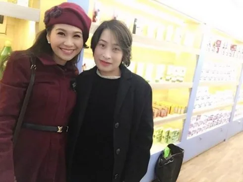 MC xinh đẹp Mỹ Lan bên cạnh nữ doanh nhân Kim Dung - Chủ nhân của hệ thống Myphamgiadinh.vn