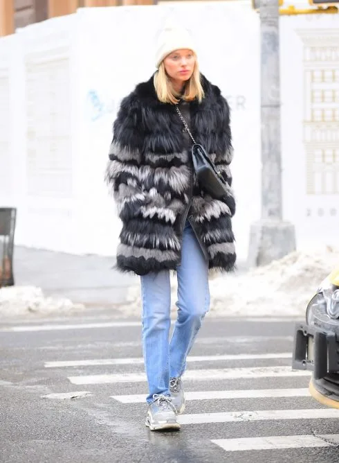 Giá lạnh New York không thể cản bước Gigi Hadid và các chân dài mặc đẹp Giá lạnh New York không thể cản bước Gigi Hadid và các chân dài mặc đẹp