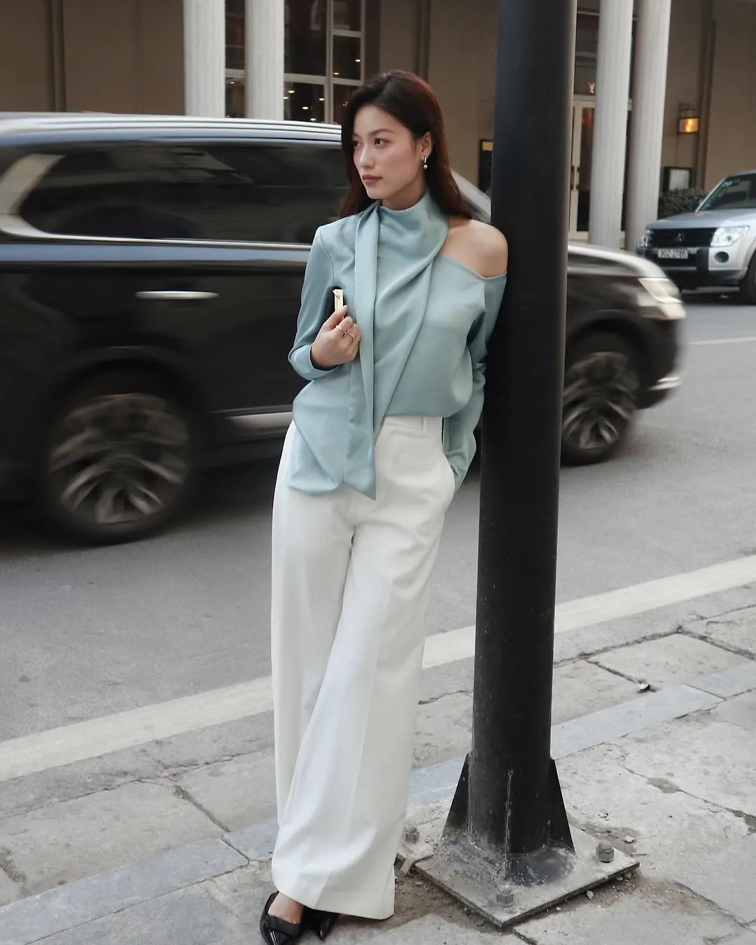 quần ống suông phối cùng áo kiểu