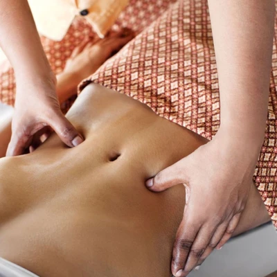 Massage bụng giúp eo thon