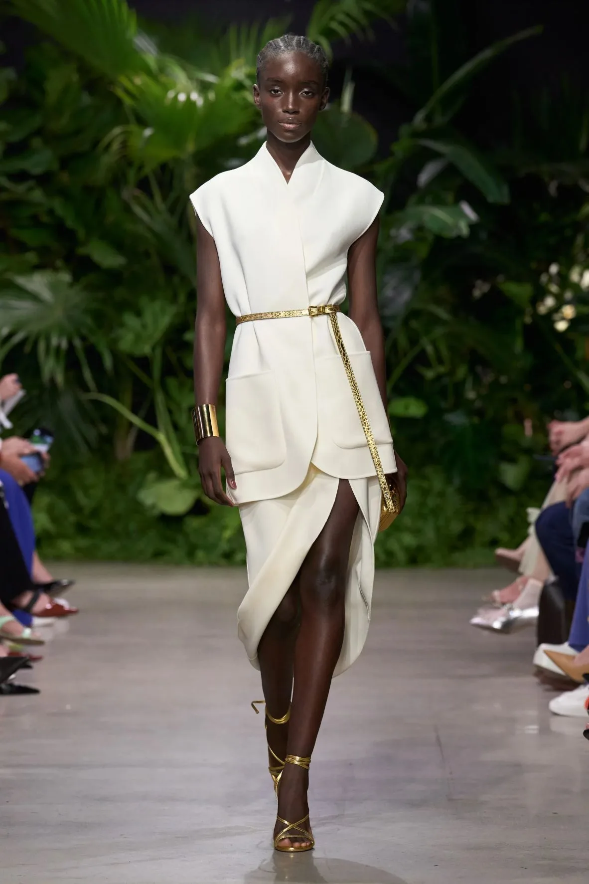 MK xuân hè 2023 look 38