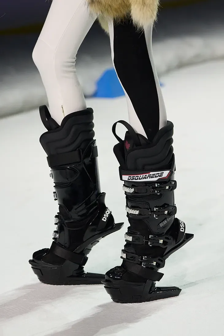 She Do Ski Boot