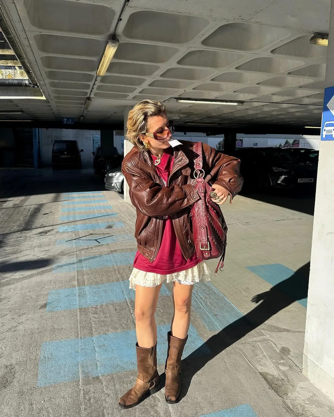 momentsabloom diện boots