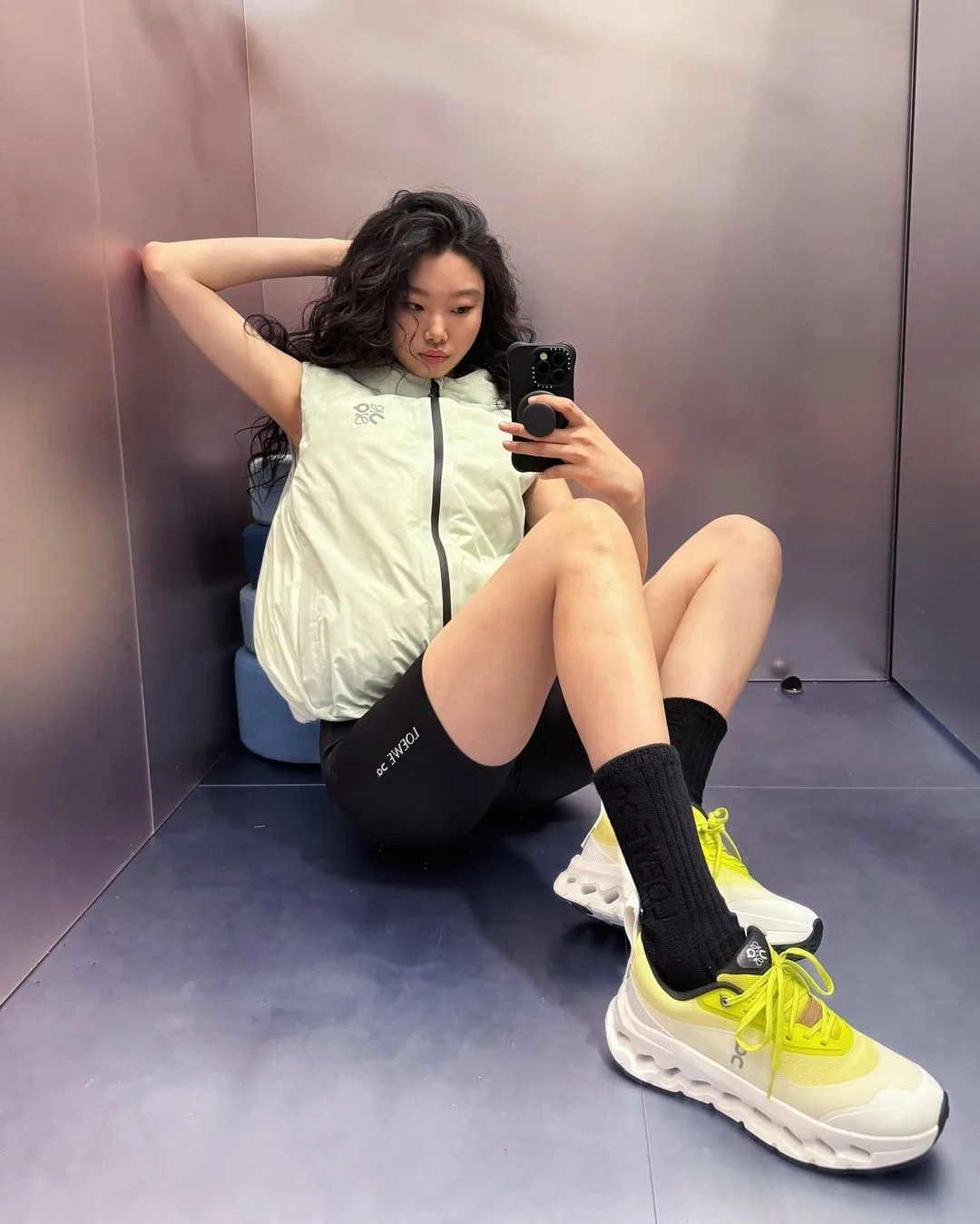 @mulan_bae diện sneaker vàng