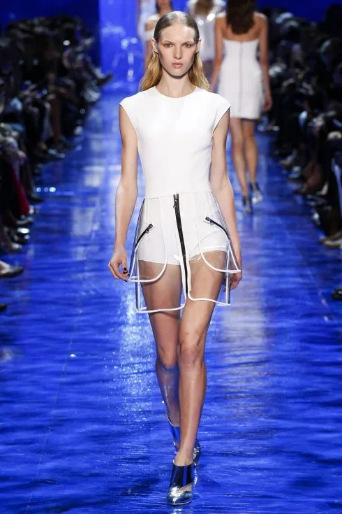 Xu hướng thời trang thể thao trong BST Xuân-Hè 2017 của Mugler