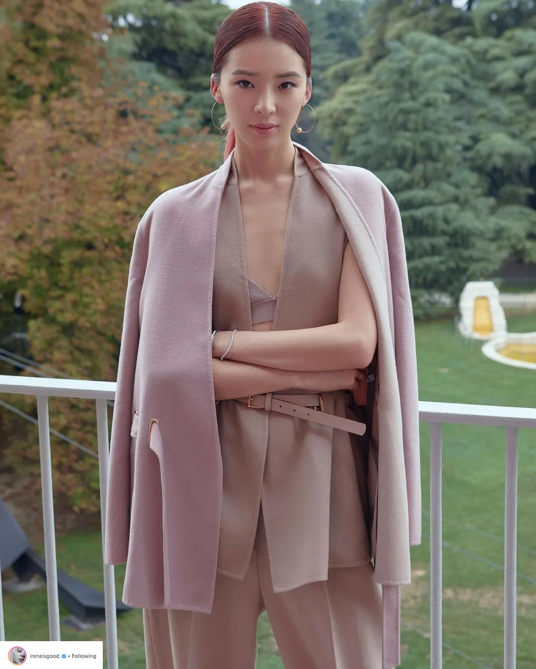Bí quyết tạo dáng chuyên nghiệp từ nữ hoàng street style xứ Hàn Irene Kim 4
