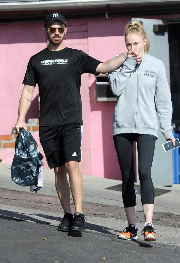 Joe Jonas và ngôi sao phim Game of Throne, Sophie Turner đính hôn - ELLE Việt Nam